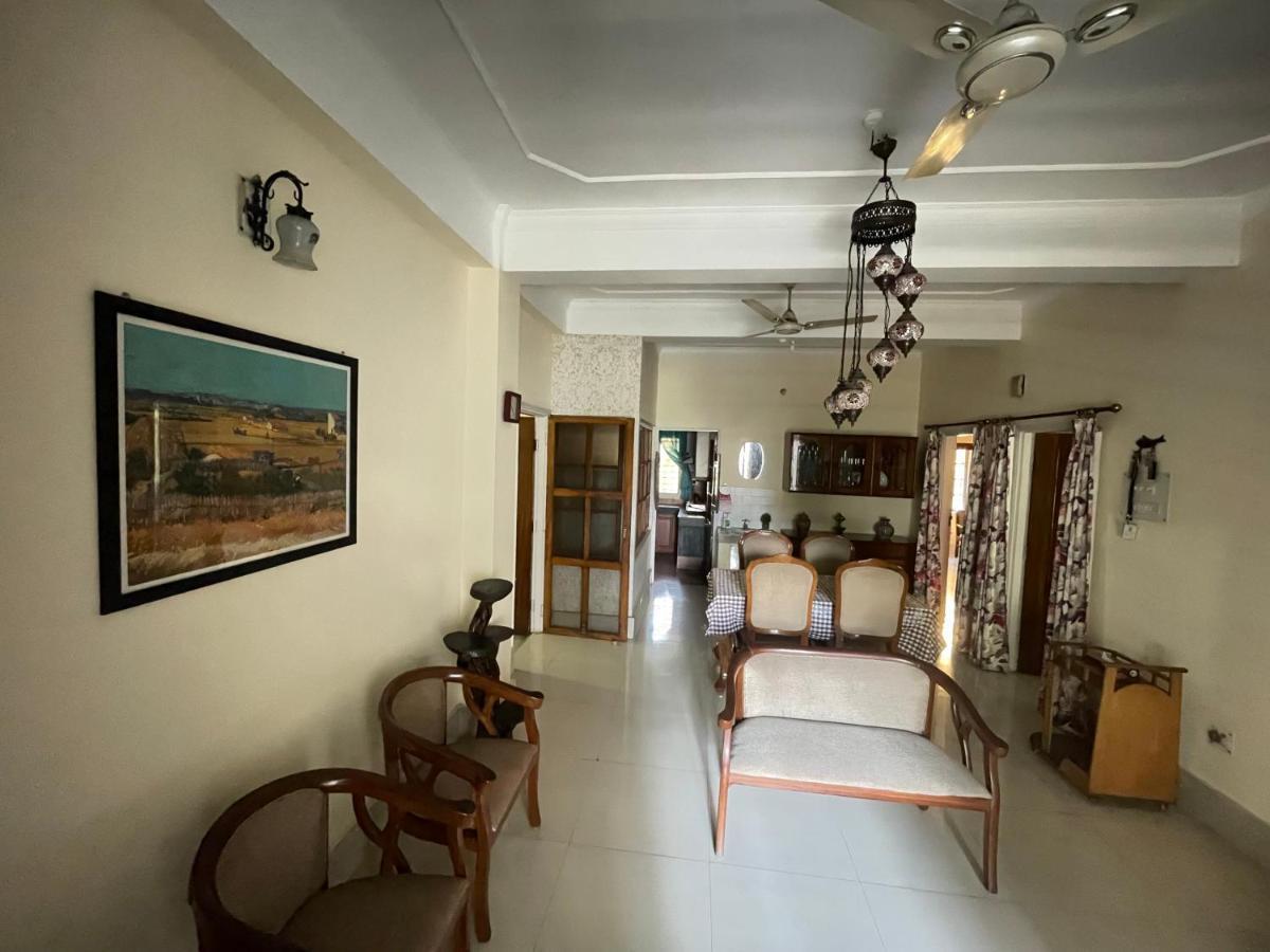 The Choudhury Manor Homestay Гувахати Экстерьер фото