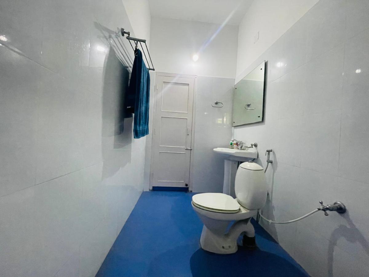 The Choudhury Manor Homestay Гувахати Экстерьер фото