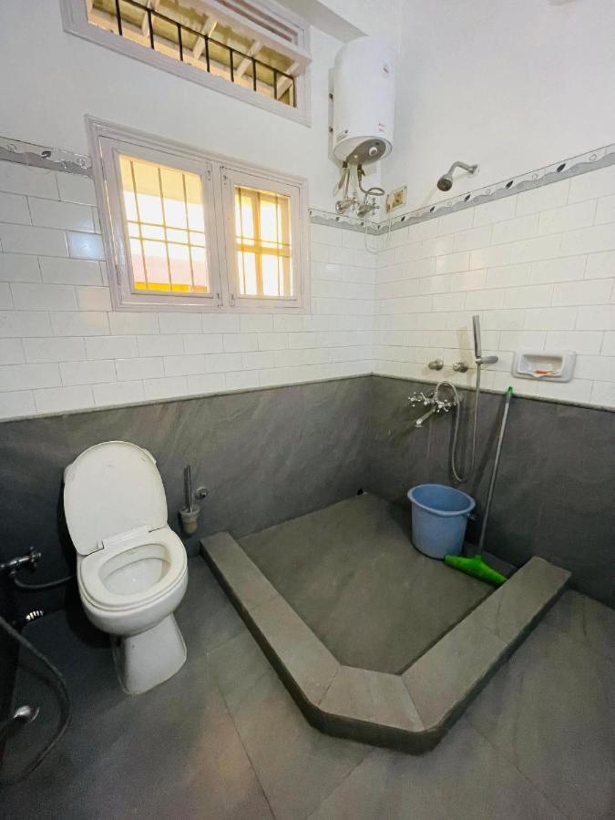 The Choudhury Manor Homestay Гувахати Экстерьер фото